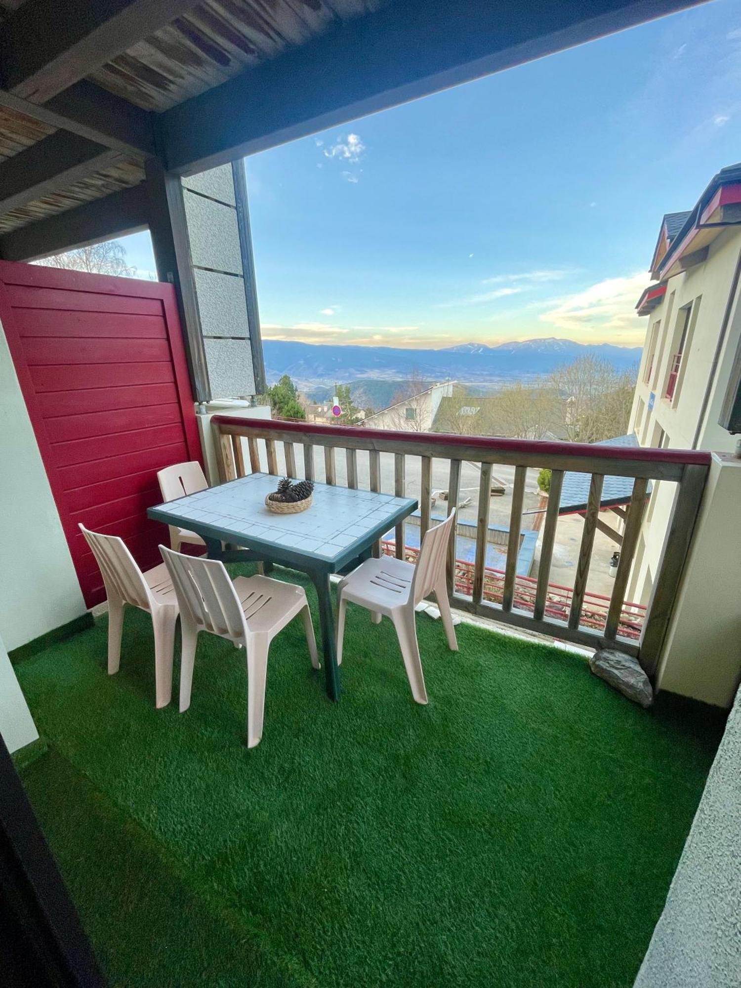 Charmant T3 Avec Vue Montagne Et Parking Privatif Font-Romeu-Odeillo-Via Exterior foto